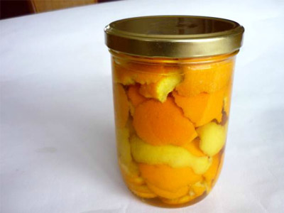 Nettoyant à base de pelures d&rsquo;agrumes et de vinaigre